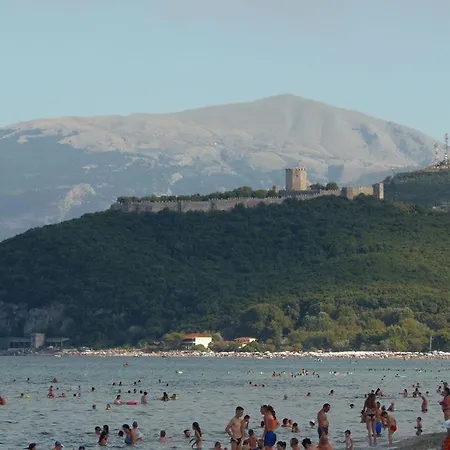 Psarou Paralia Skotinis