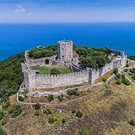 Psarou Paralia Skotinis