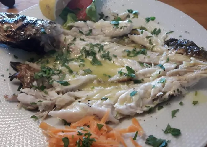 Psarou Hotel Paralía Skotínis